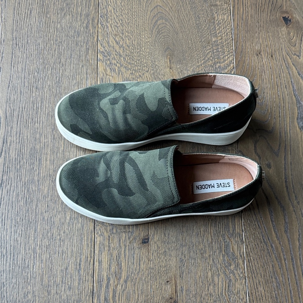 Steve Madden Green Camouflage Shoes